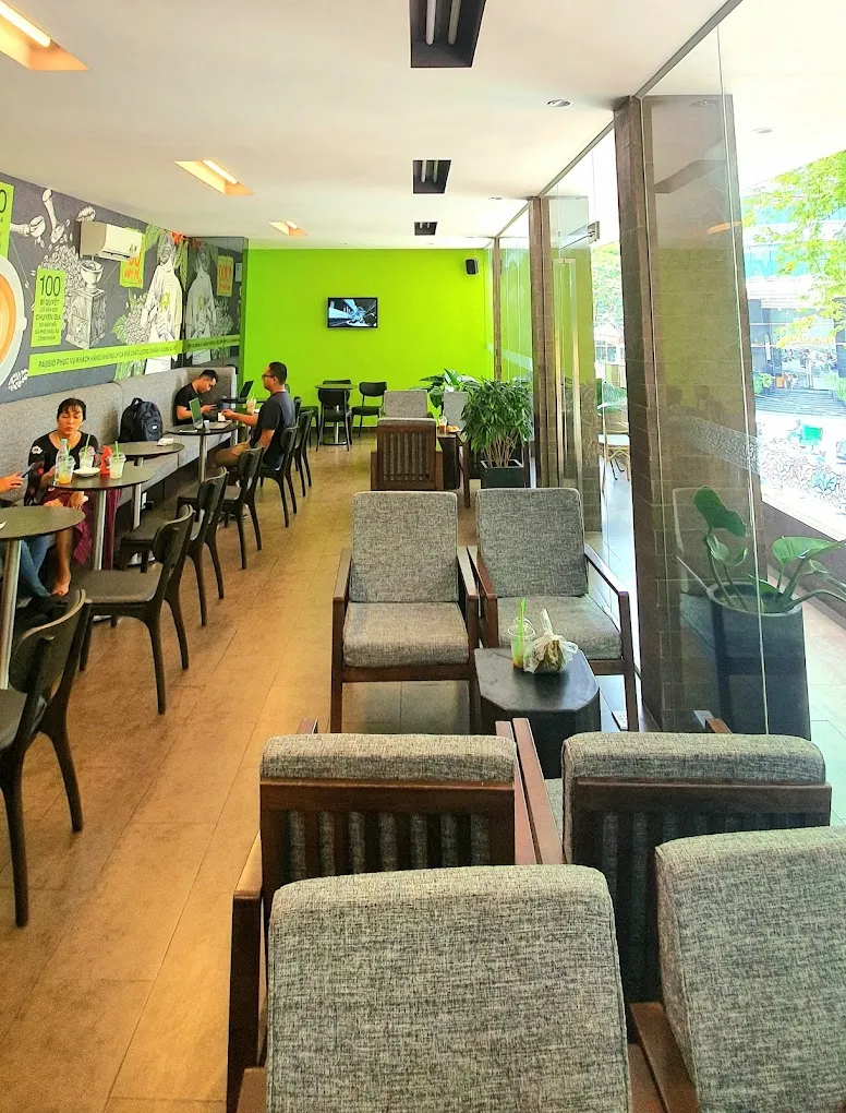 Không gian ngồi đa dạng tại Passio Coffee chi nhánh Nguyễn Bỉnh Khiêm