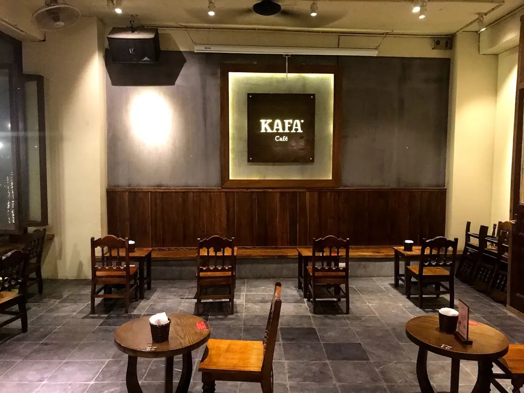 Không gian nội thất đầy nét hoài cổ của KAFA Café chi nhánh hồ Đền Lừ