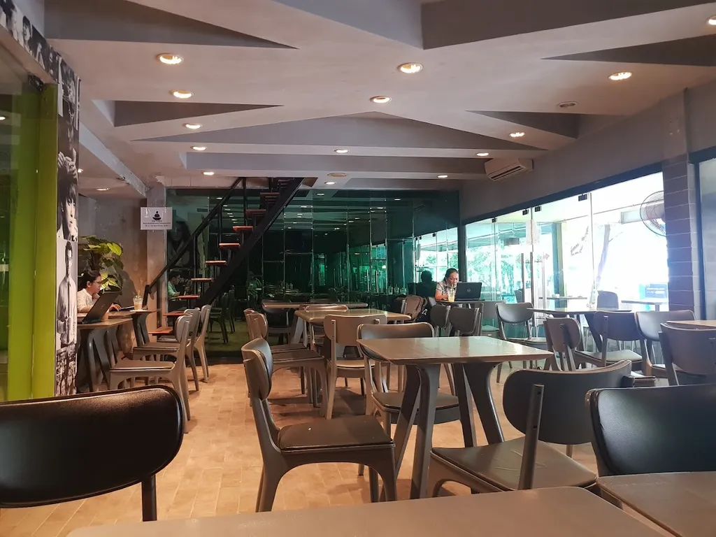 Không gian Passio Coffee chi nhánh 53C Nguyễn Du khá rộng rãi với nội thất đơn giản hiện đại