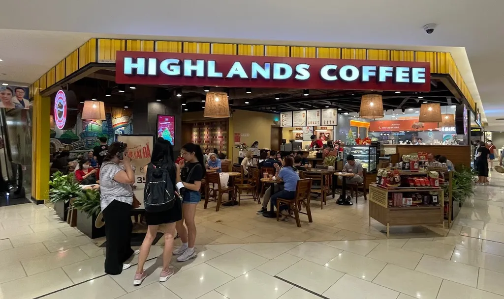 Ngoại thất và nội thất Highlands Coffee Saigon Center