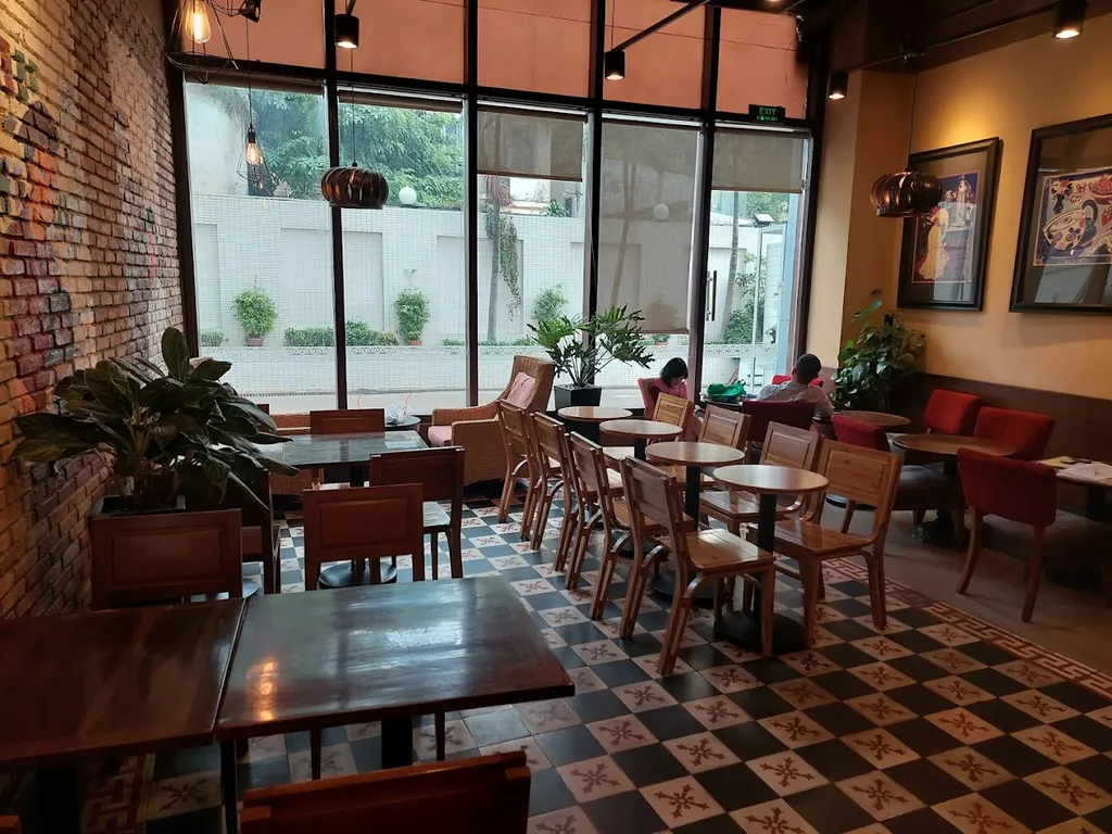 Nội thất Highlands Coffee chi nhánh Saigon Trade
