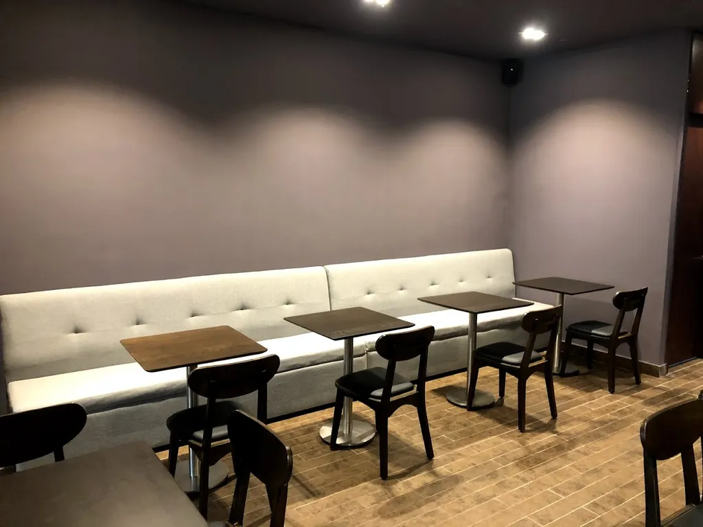 Passio Coffee Nơ Trang Long có nhiều không gian ngồi đa dạng với hệ ghế sofa êm ái