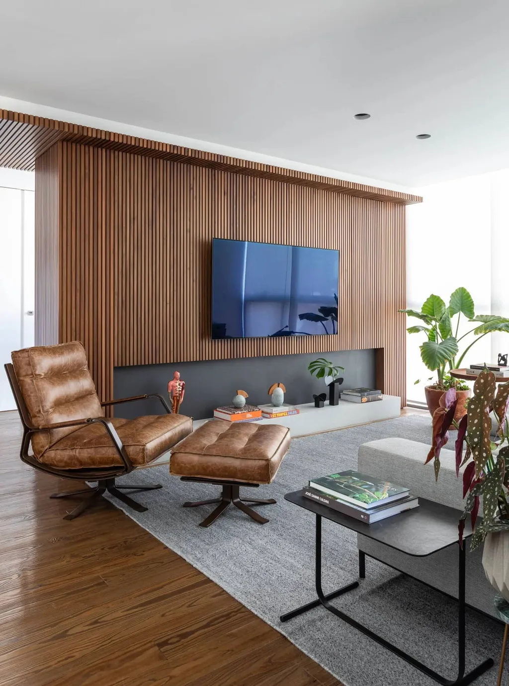Vật liệu gỗ được ứng dụng phổ biến khi thiết kế phòng khách đẹp