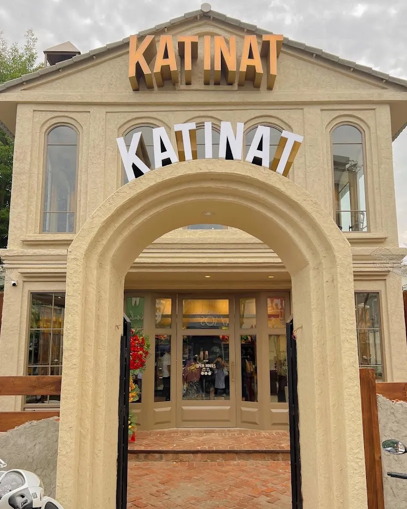 Katinat Gò Vấp - Chi nhánh tại Phan Văn Trị có thiết kế bên ngoài khá độc đáo