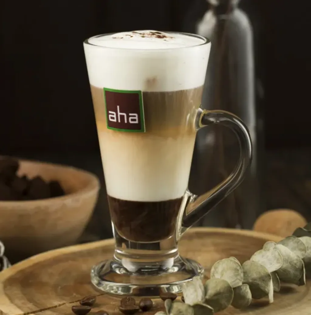 Latte tại AHA Coffee là một trong những món best - seller của quán.