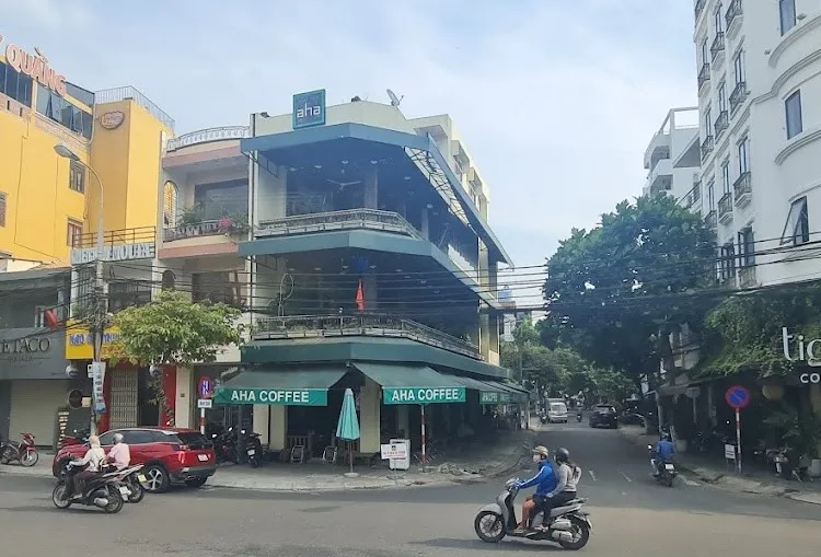 Toàn cảnh AHA Coffee tại Hải Châu, Đà Nẵng