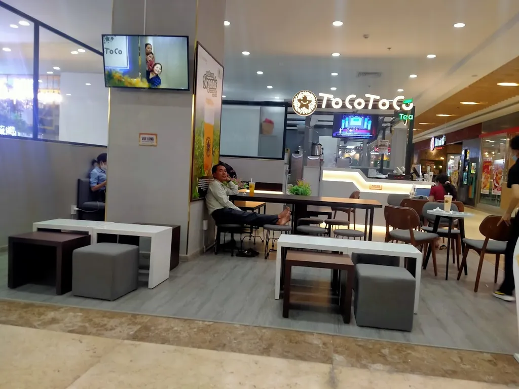 Hình ảnh khu vực ngồi tại quán trà sữa Tocotoco Vạn Hạnh Mall
