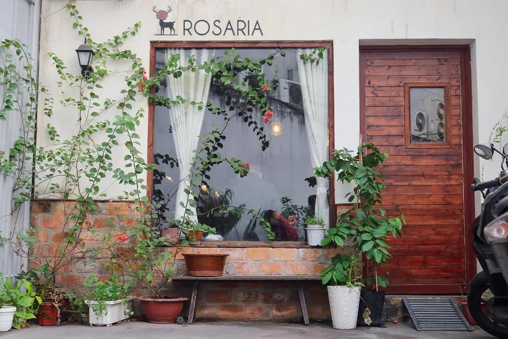 Hình ảnh quán cafe sách Rosaria Books & Coffee