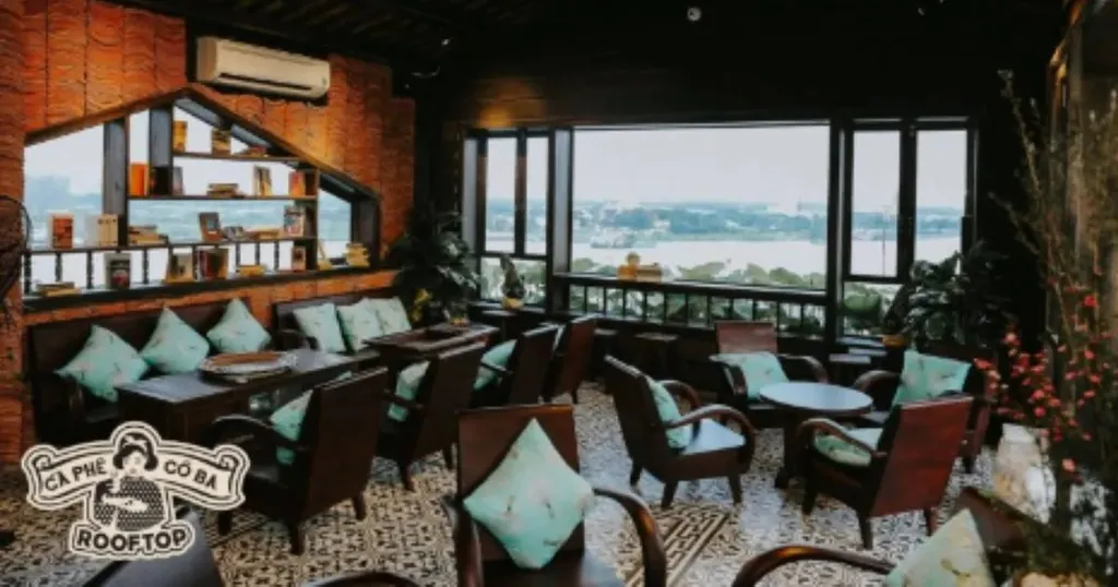 Không gian quán cafe Cô Ba Sài Gòn