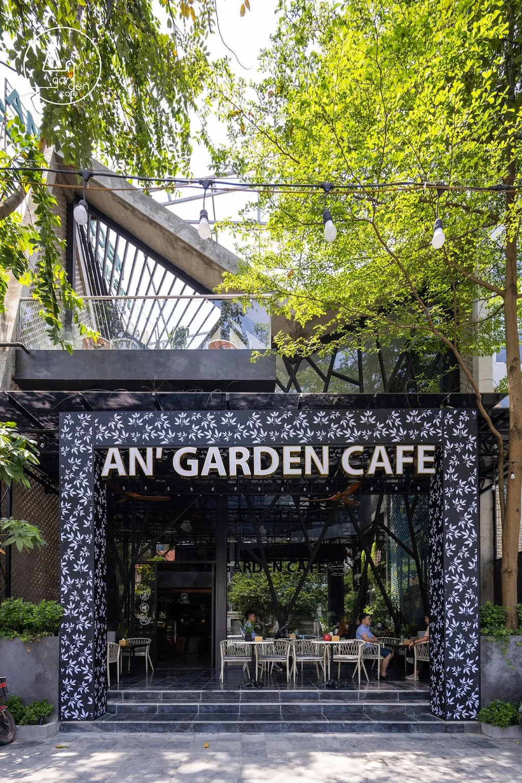 Chiếc cổng bắt mắt của An’ Garden Cafe