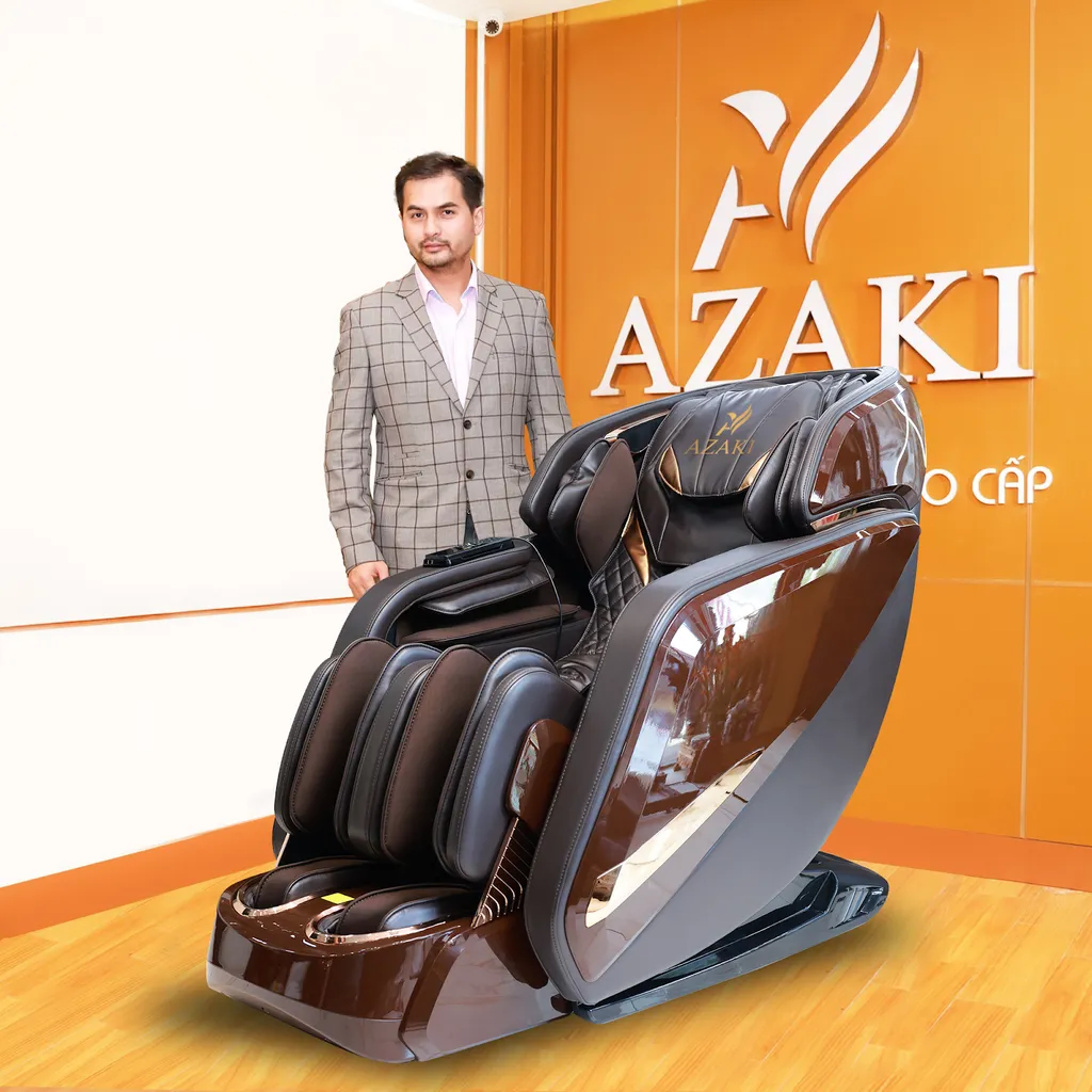 Ghế massage AZAKI Z990 mang một vẻ sang trọng với lớp da cao cấp màu nâu - Giá tham khảo: 88,000,000VNĐ