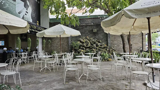 Hình ảnh sân vườn quán cà phê Trung Nguyên Legend Cần Thơ