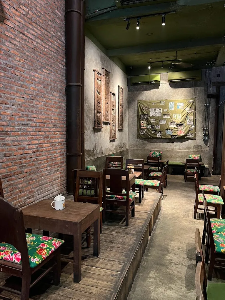 Những bức tường gạch nung đỏ không thể thiếu khi nói về văn hóa của người Việt