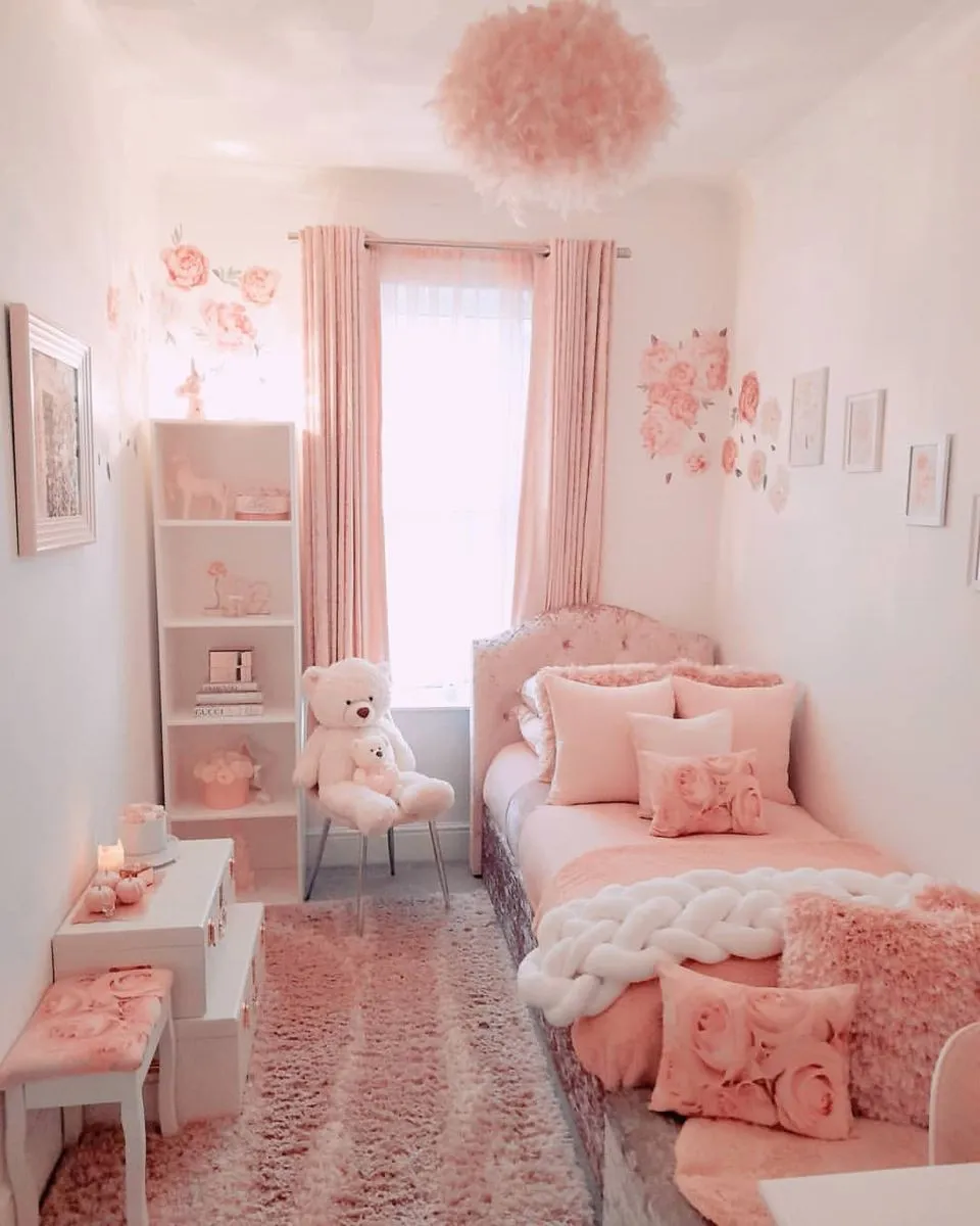 Một căn phòng ngủ nhỏ tràn ngập màu hồng là ước mơ của rất nhiều cô gái