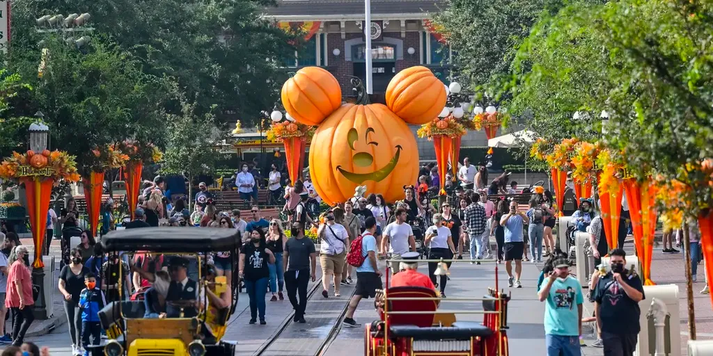 Lễ hội Halloween tại Disneyland ở Mỹ