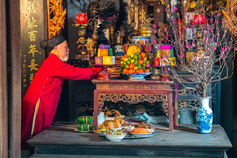 Cúng bái tổ tiên ngày Tết cũng là một cách tỏ lòng biết ơn đến những người đã mất 