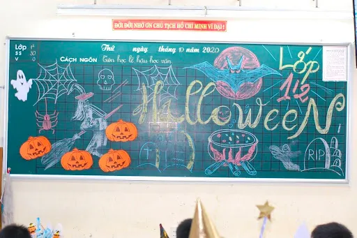 Mẫu trang trí Halloween cho bảng lớp tự vẽ