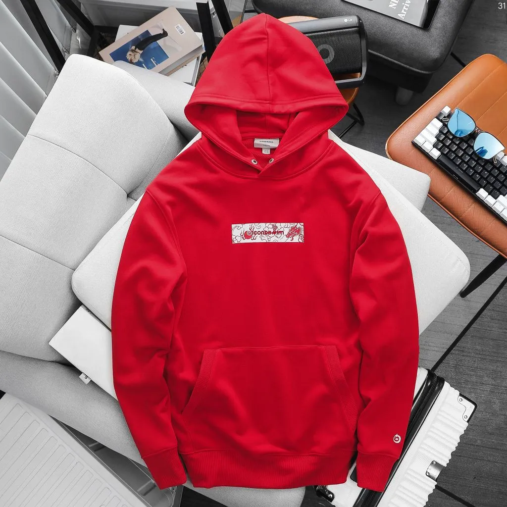 Một chiếc hoodie thời thượng có thể sẽ làm một món quà mà chàng đang rất mong đợi