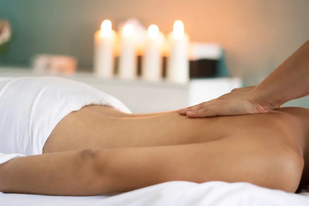 Một gói massage sẽ giúp người thương của bạn được tận hưởng những giây phút thư giãn trong ngày sinh nhật