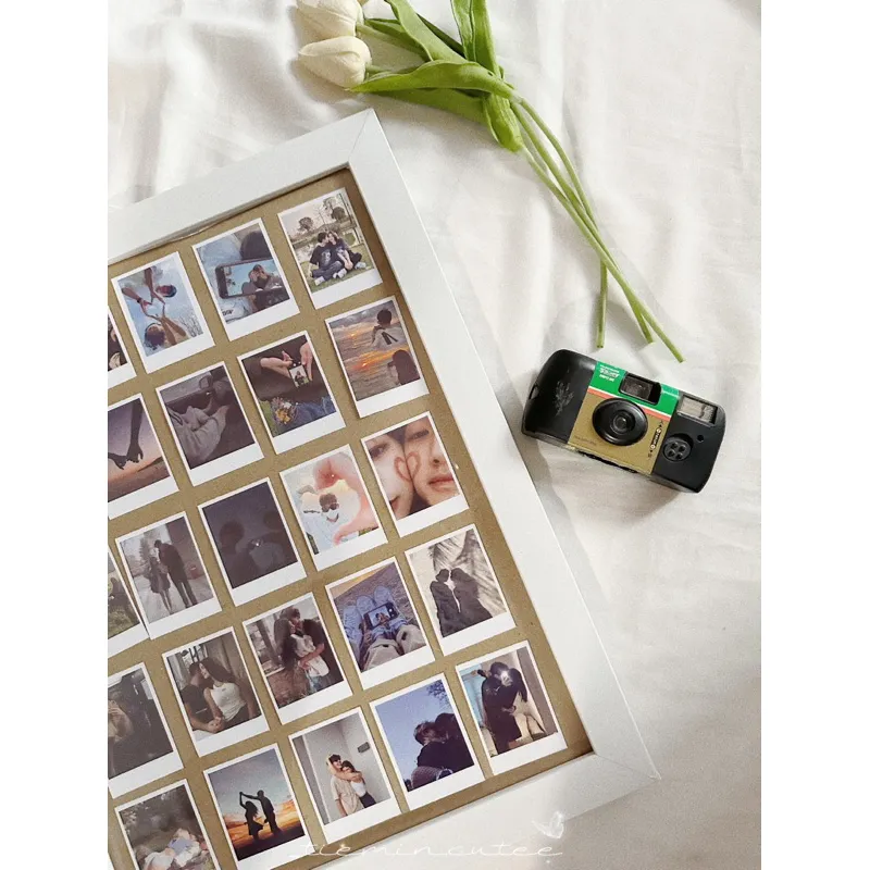 Một bộ ảnh Polaroid với những khoảnh khắc đáng nhớ của hai bạn