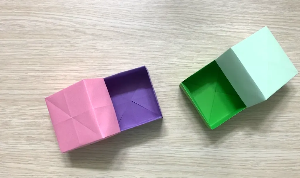 Cách làm hộp giấy hình vuông có nắp đơn giản với giấy origami