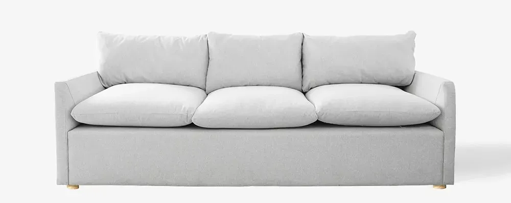 Mẫu ghế sofa văng ba chỗ ngồi với thiết kế gọn gàng, màu sắc nhã nhặn