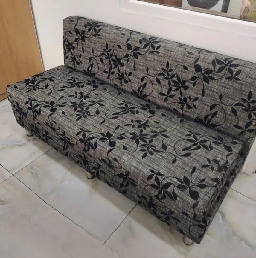 Chất liệu của ghế sofa giá rẻ dưới 1 triệu khá hạn chế về tính thẩm mỹ và độ bền