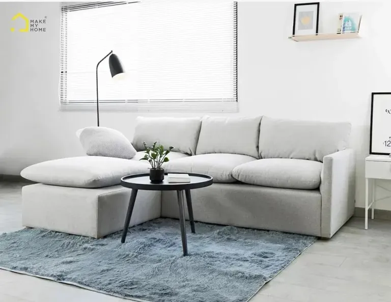 Mẫu ghế sofa chữ L chân thấp màu xám trắng nhẹ nhàng, tinh tế cho không gian phòng khách của bạn