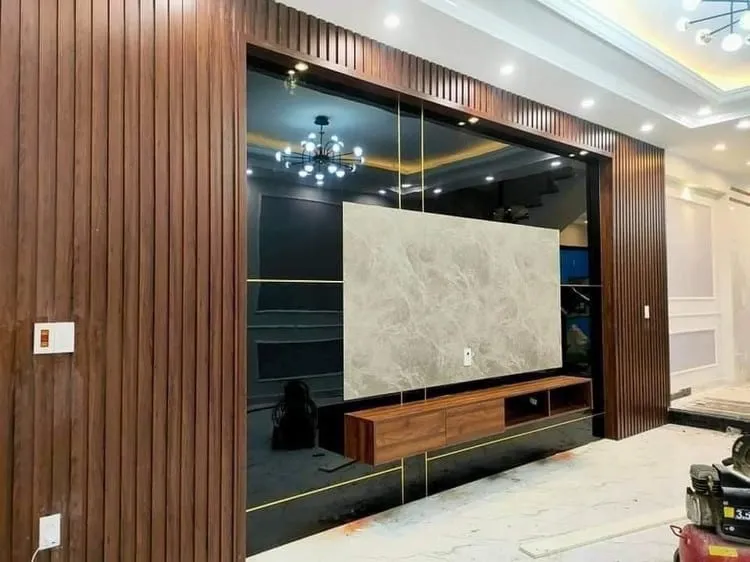 Tường phòng khách ốp gỗ hiện đại