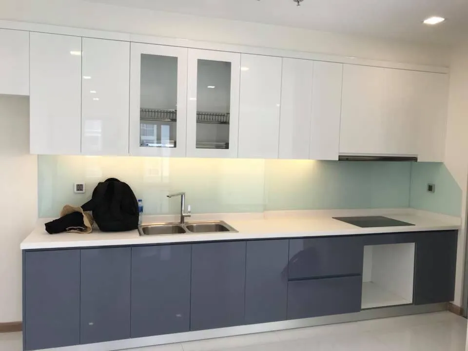 Tủ bếp làm từ chất liệu nhựa composite