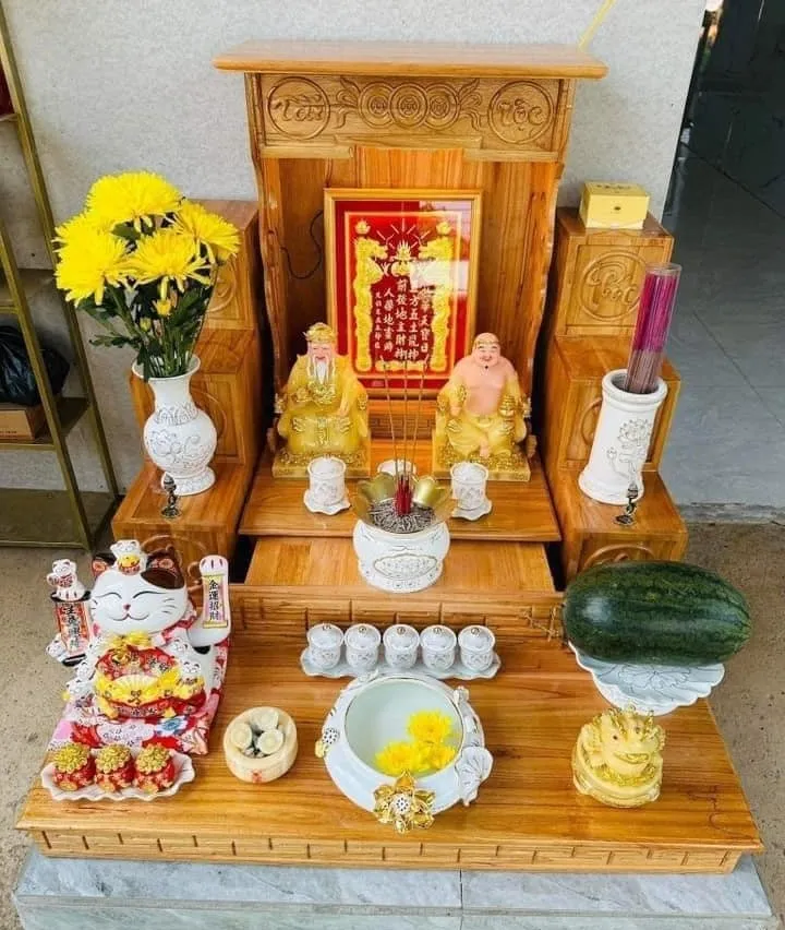 Mẫu bàn thờ Thần Tài đơn giản