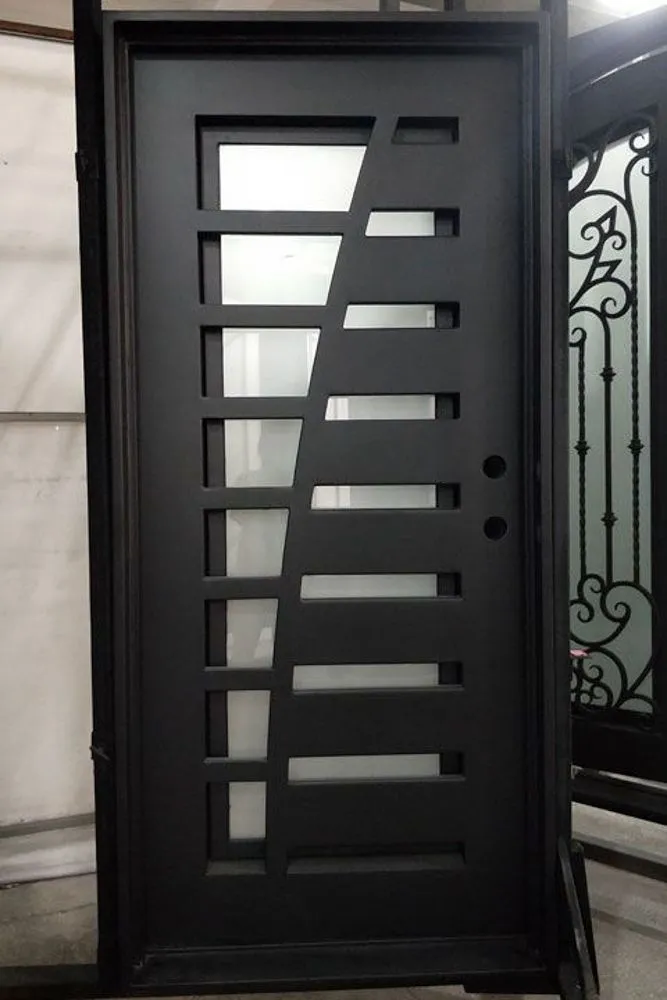 Mẫu cửa sắt 1 cánh pano cho nhà kho hoặc cửa sau