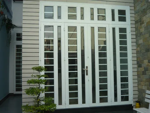 Mẫu cửa sắt mặt tiền 4 cánh hiện đại
