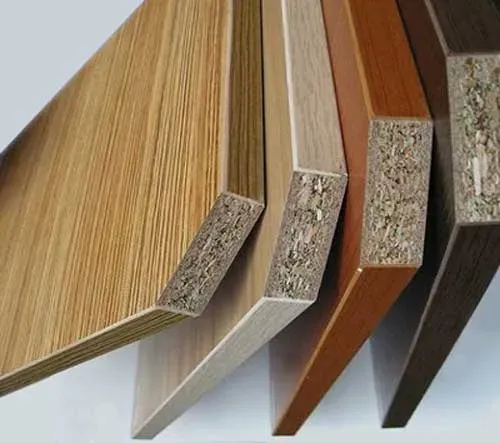 Thanh gỗ ốp tường với cách sắp đặt độc đáo