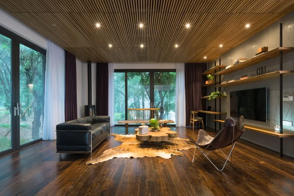 Mẫu trần gỗ tự nhiên cho nhà cấp 4