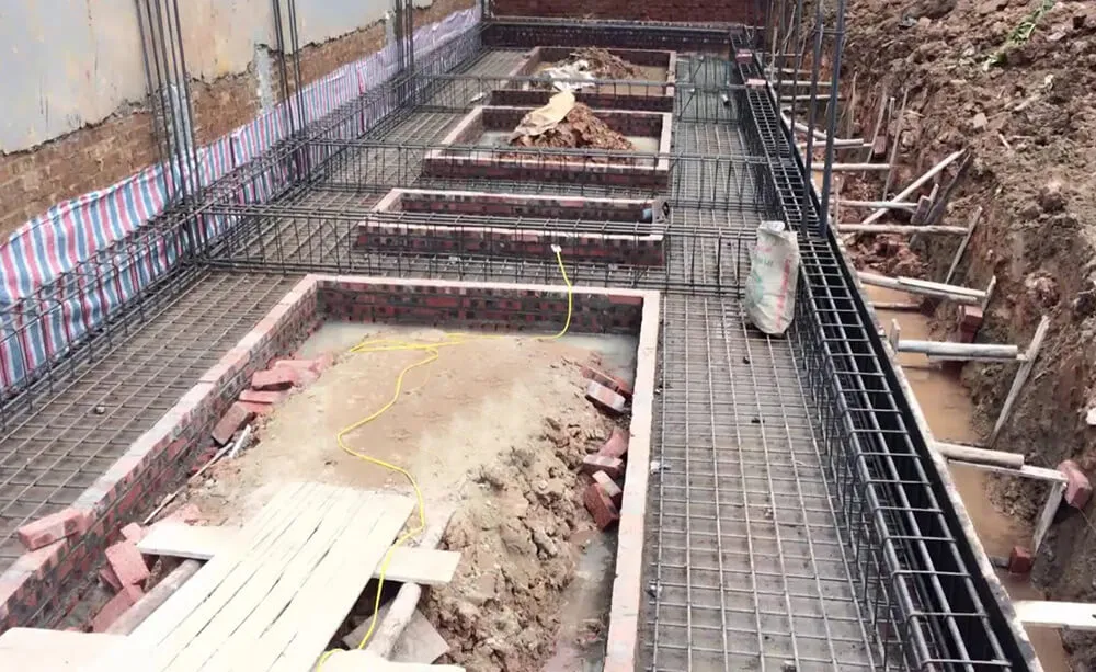 Việc bố trí cốt thép cho móng băng cần theo các nguyên tắc tiêu chuẩn