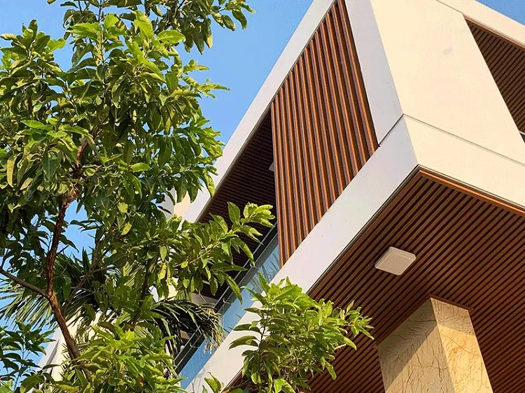 Gỗ nhựa là lựa chọn hàng đầu để ốp tường ngoài trời
