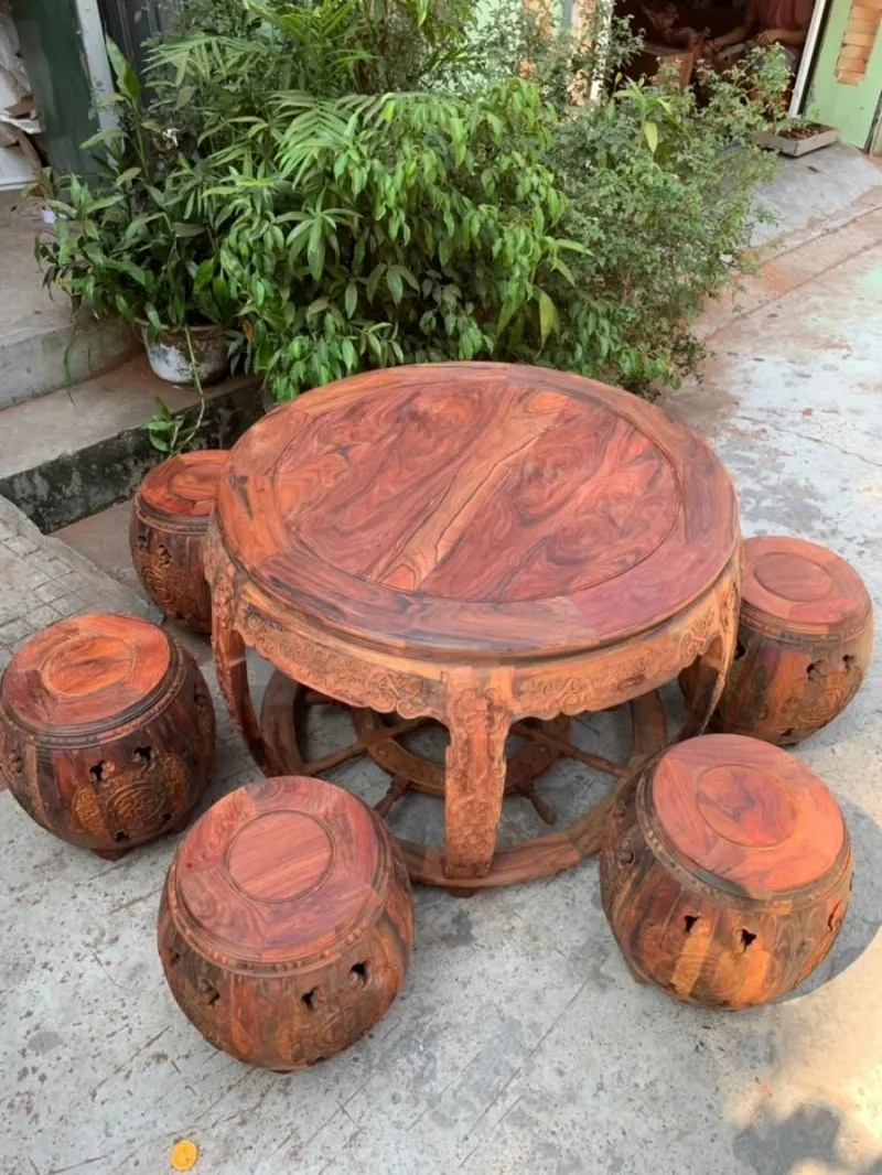 Kiểm tra nội thất gỗ trắc kỹ lưỡng trước khi chọn mua