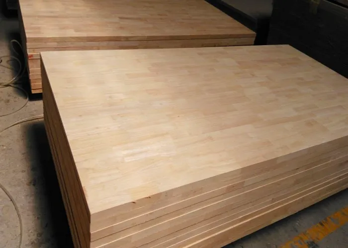 Gỗ ghép là gỗ tạo thành từ kỹ thuật ghép các lớp gỗ với nhau bằng keo và áp lực, tạo ra một tấm gỗ lớn và đồng nhất.