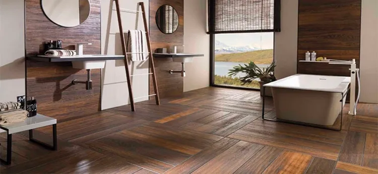 Gạch giả gỗ trở thành lựa chọn lý tưởng cho những không gian ẩm ướt như phòng tắm, nhà bếp, hay sân vườn.