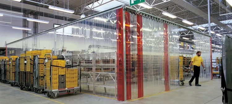 Rèm PVC được sử dụng trong các nhà xưởng sản xuất