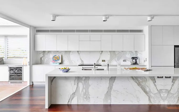 Đá marble ốp tường phòng bếp