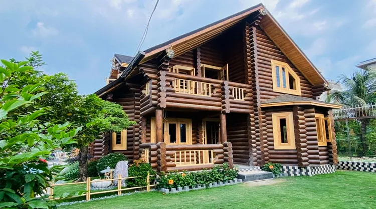 Nhà bằng gỗ nổi bật với vẻ đẹp độc đáo mà tự nhiên