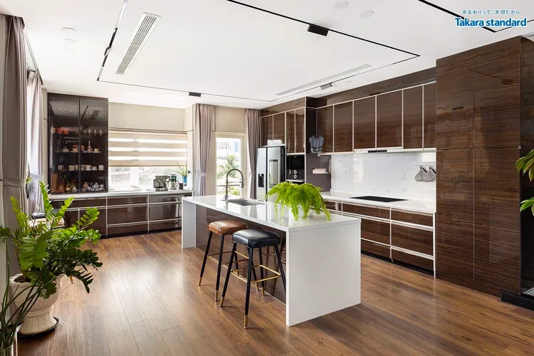Thiết kế tinh tế của tủ bếp cao cấp là điểm giúp cho nhiều gia chủ rất ưa thích lựa chọn