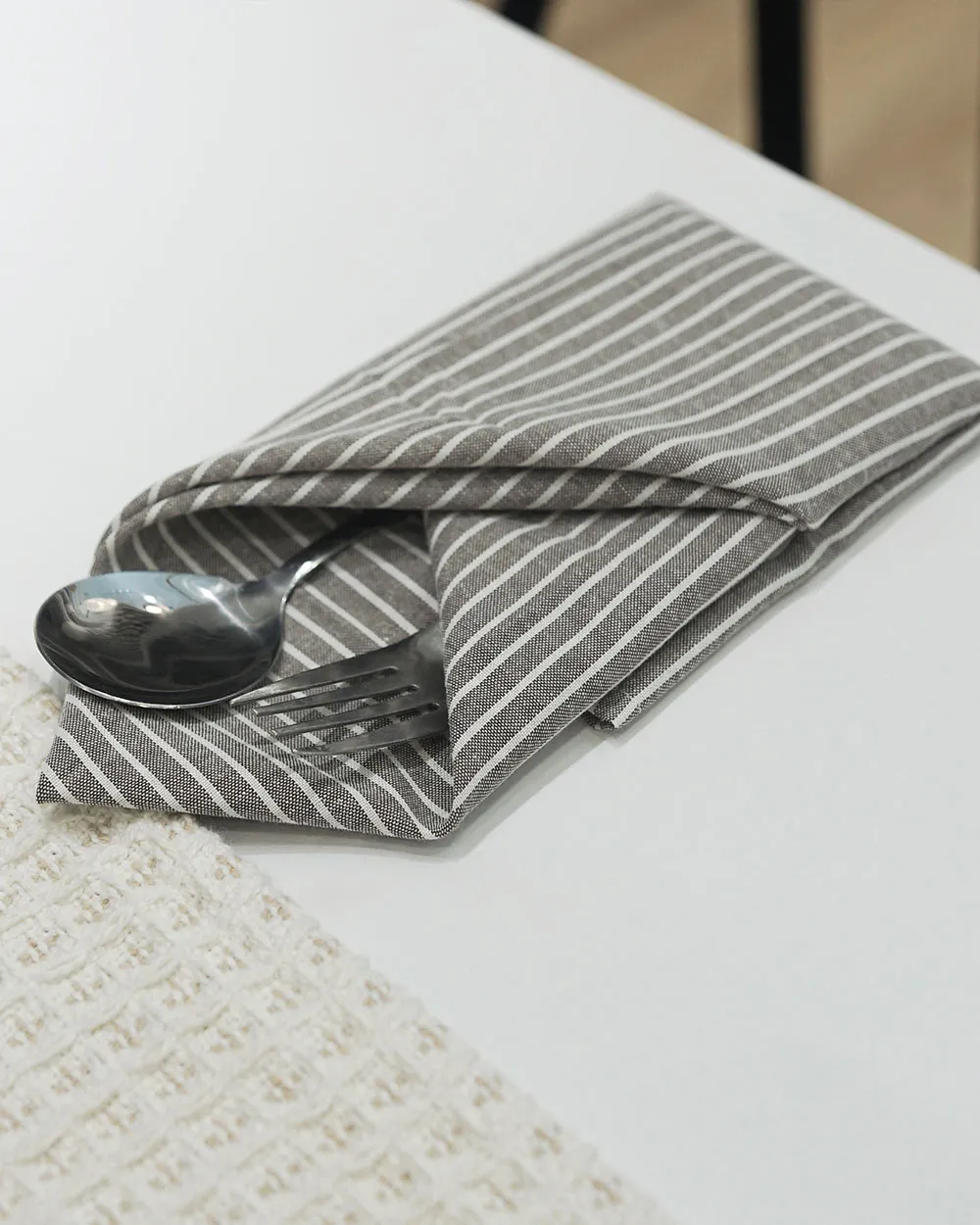Tấm Lót Đĩa Little Line