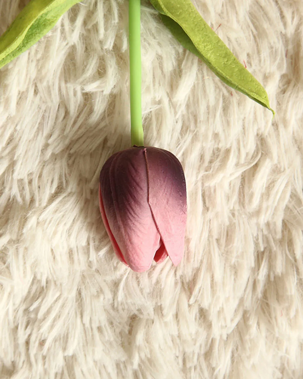 Cành Hoa Tulip Tím Đậm