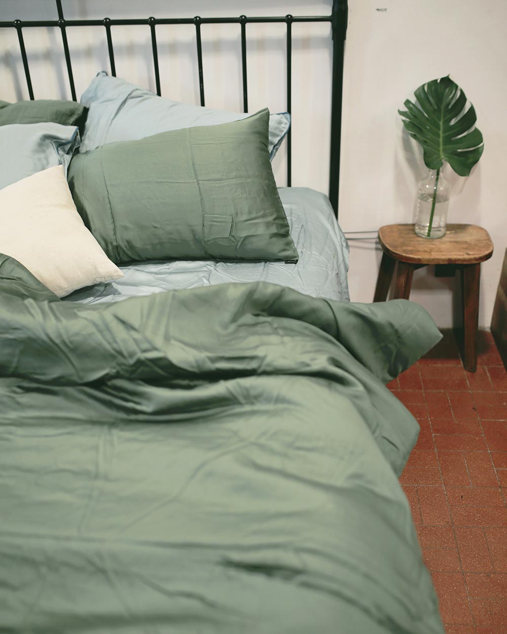 Bộ Chăn Ga Gối Tencel Xám Xanh Lá