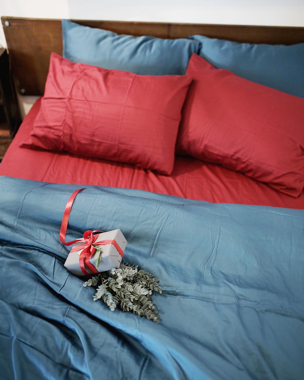 Bộ Chăn Ga Gối Tencel Đỏ Xám