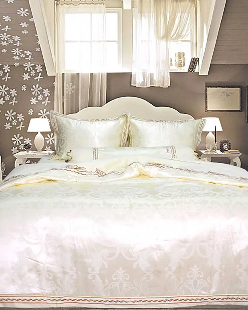 Bộ Chăn Ga Gối Chần Gòn Satin Gấm Kem