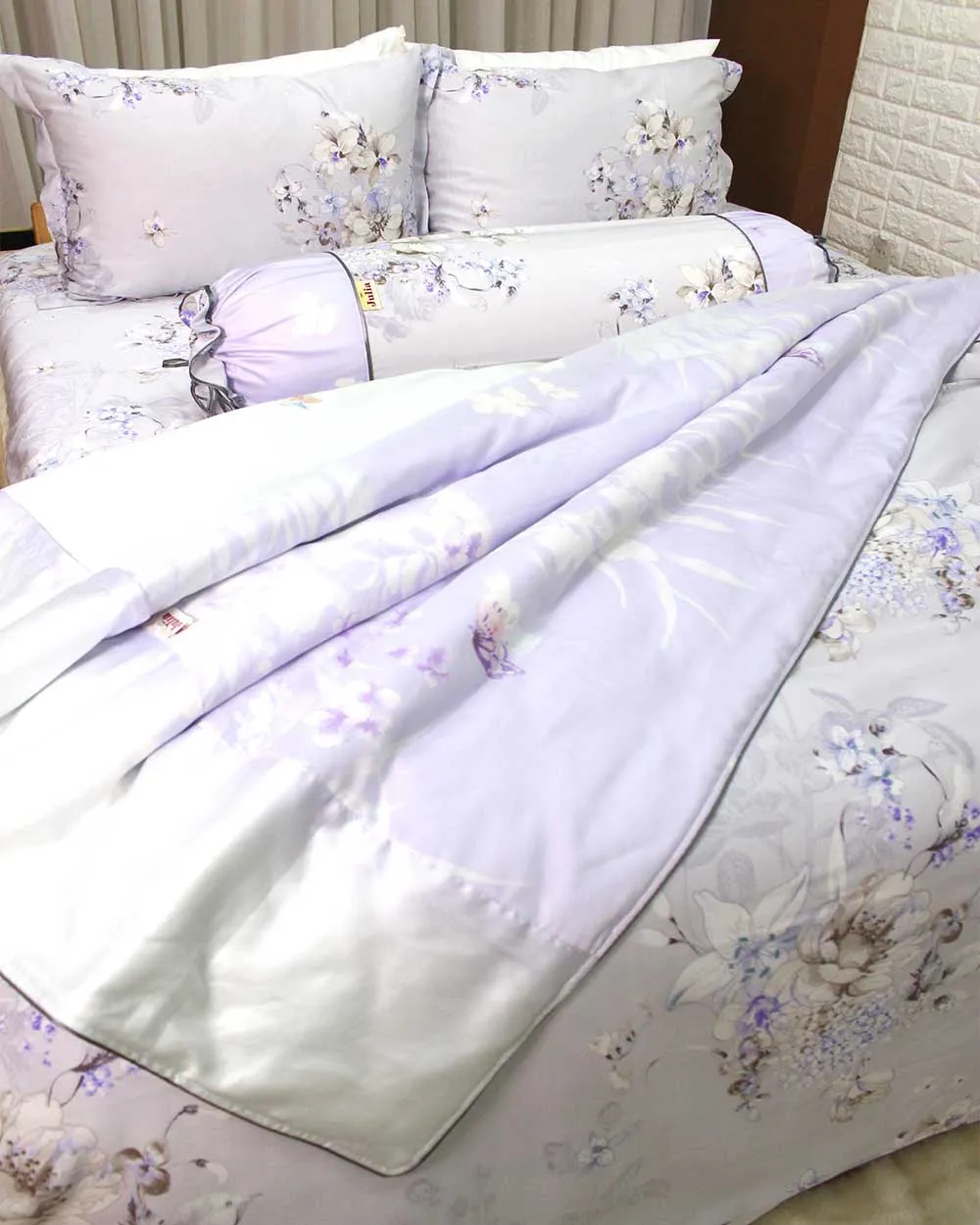 Bộ Vỏ Chăn Ga Gối Satin Gấm Hoa Trắng Xám